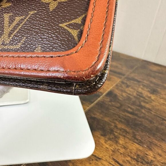 Louis Vuitton Vintage Monogram Pochette Dame Clutch Bag - Picture 7 of 16